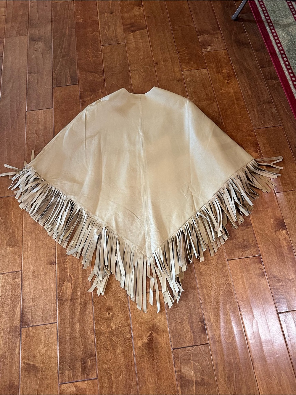 Newport News Beige Leather Poncho with Suede Lining - Picture 4 of 4